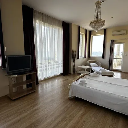 Quartz Briz Hotel