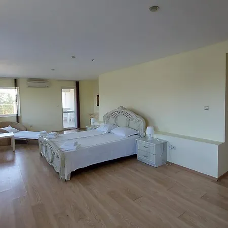 Quartz Briz Hotel