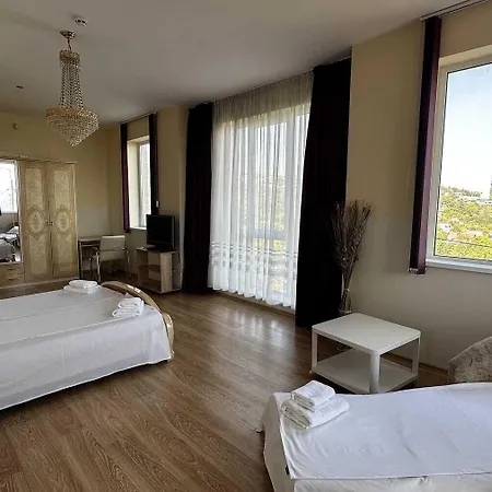 Quartz Briz 3* Варна