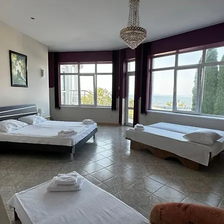 Quartz Briz Hotel 3*